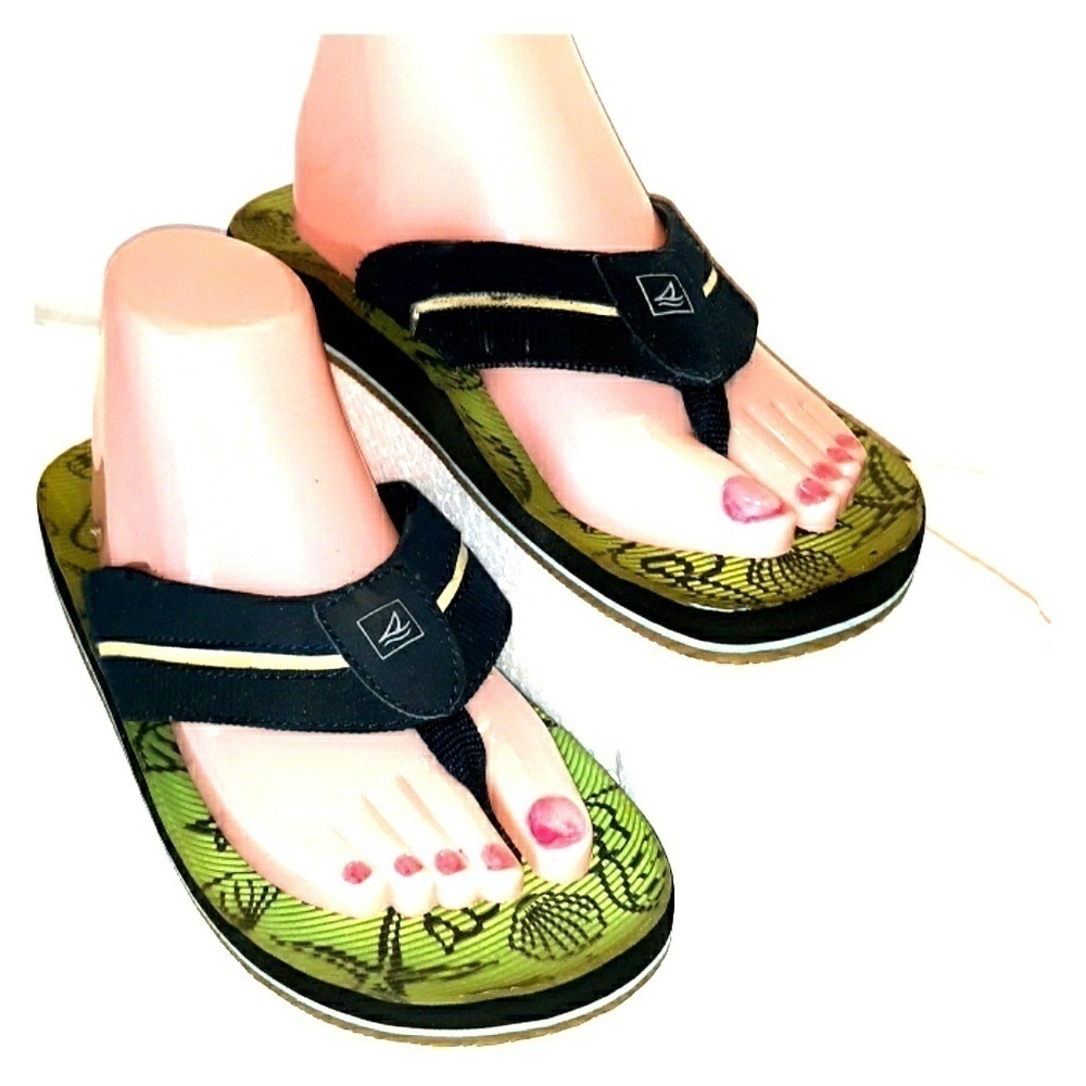 Sperry beach comber flip flops sz 9 seashells